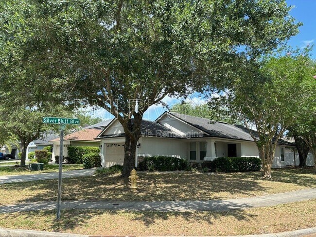 Foto del edificio - 3800 Pebble Brooke Circle South