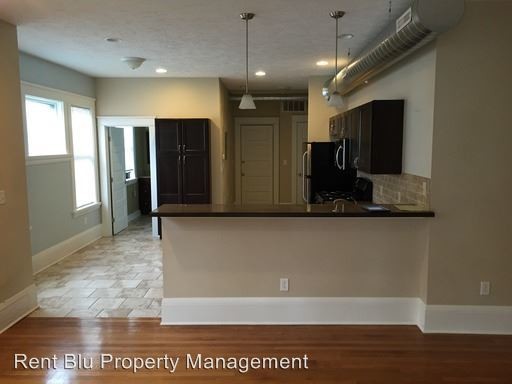 Building Photo - 332 Charles Ave SE