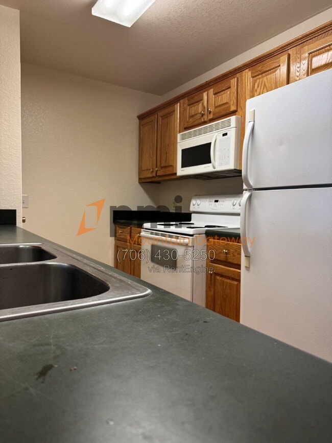 Building Photo - 78 Tall Oak Dr
