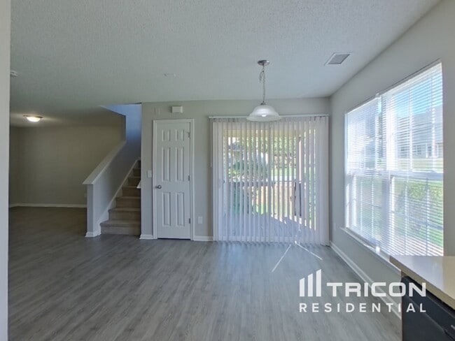Foto del edificio - 5203 Holbert Cir