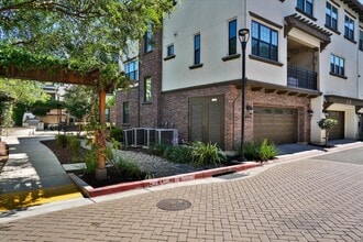 Building Photo - 1991 Barcenilla Ln