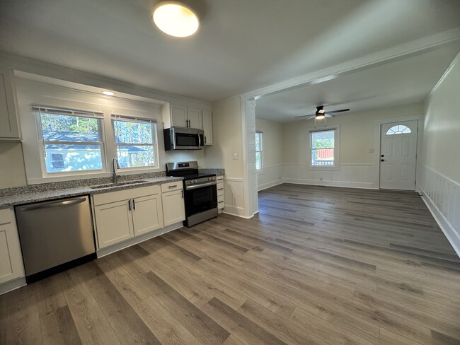 Foto del edificio - 5326 Masonboro Loop Rd