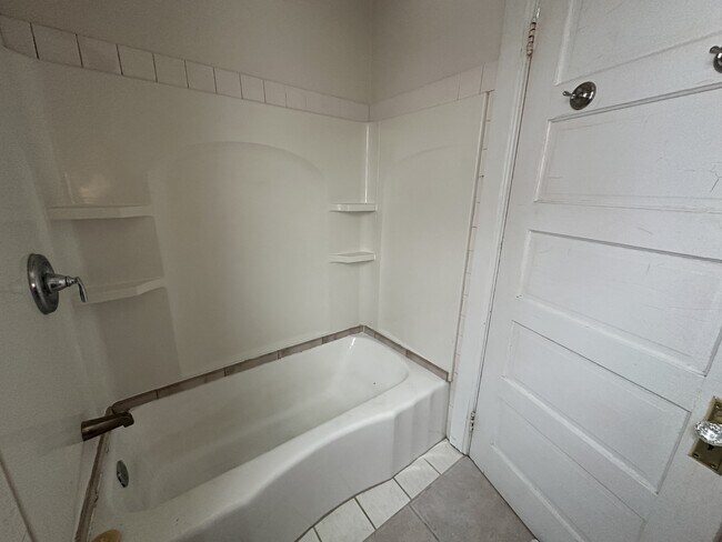 Foto del edificio - 579 W 3rd St