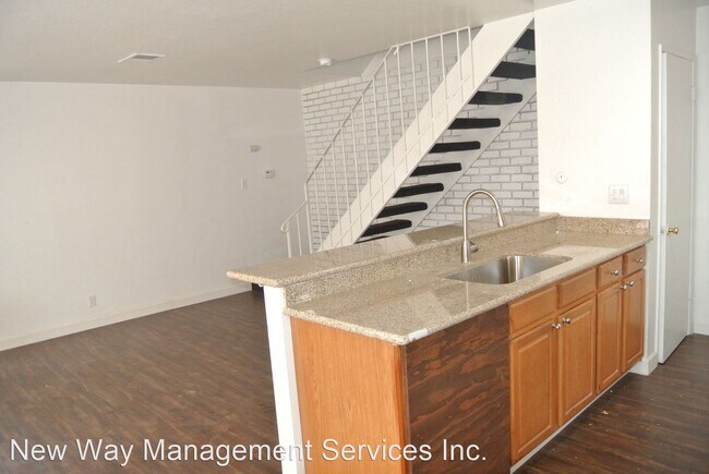 Building Photo - 1414 Sycamore Dr
