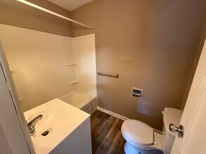 Building Photo - 861 N 11th St
