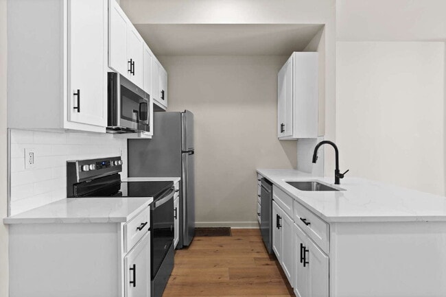 Foto del edificio - Live in Style – 1BR Townhouse in McKinley ...
