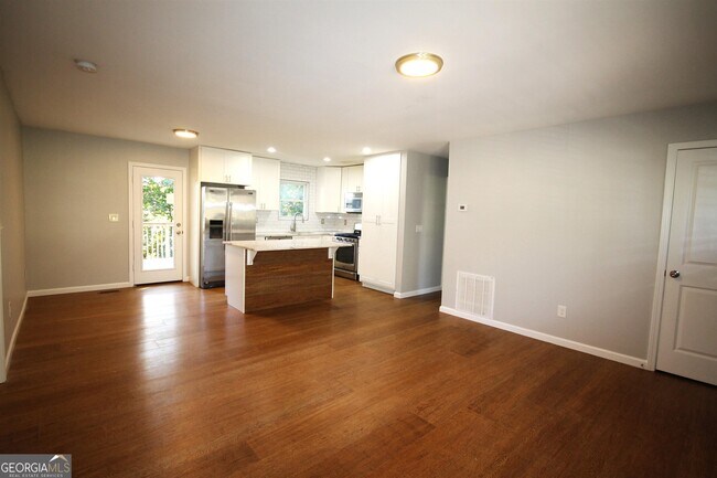 Foto del edificio - 2725 Gray Rd SE