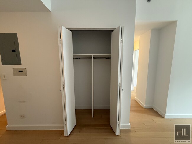 Foto del edificio - Beautiful 1 Bedroom In Murray Hill! $4,325