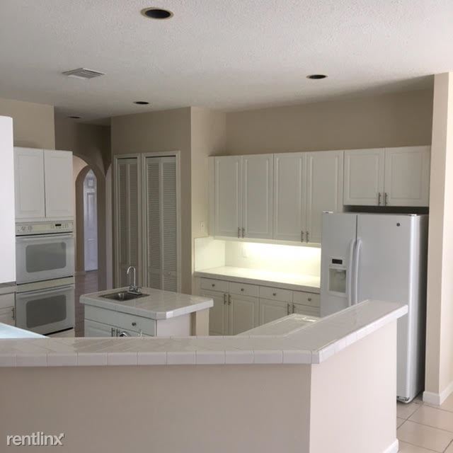 Building Photo - 16941 SW 33rd Ct