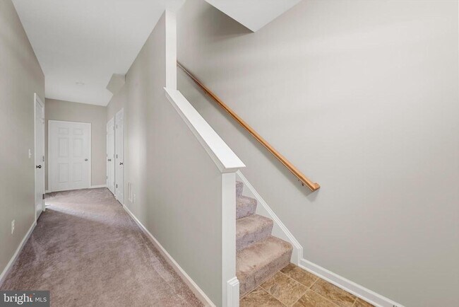 Building Photo - 303 Starry Way Dr