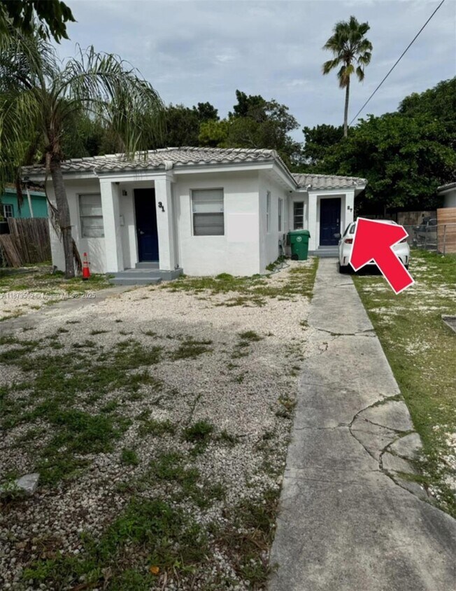 Primary Photo - 27 NW 44th St