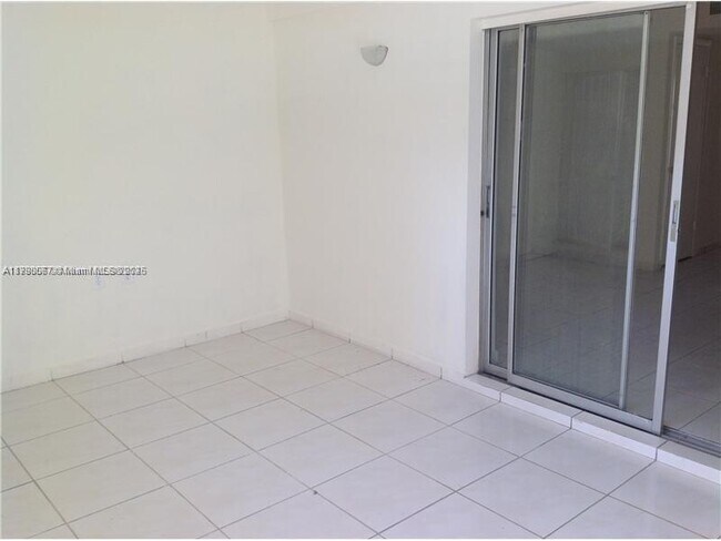 Foto del edificio - 2415 NW 11th St