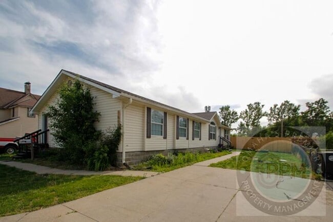 Photo - Discover this 4Bd/2Ba in Omaha, Ne House