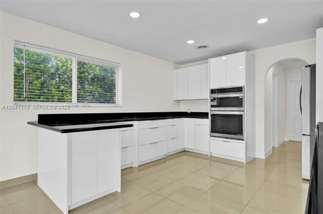 Photo - 16453 NE 33rd Ave # 16453 House