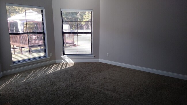 Foto del edificio - 3656 Belview Rd