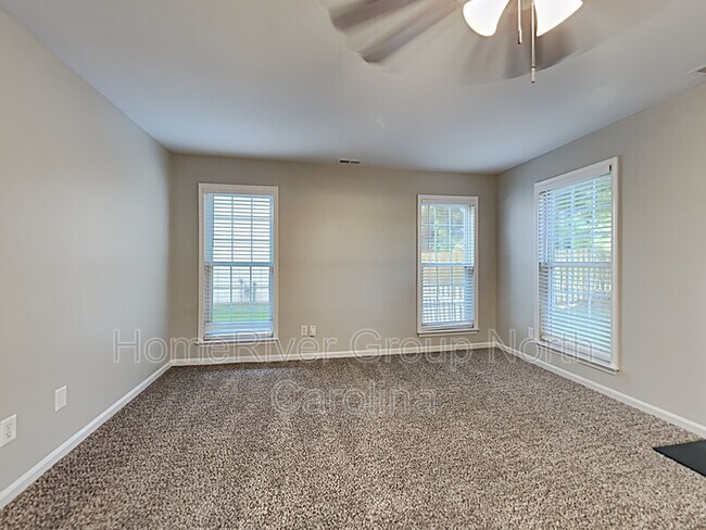 Building Photo - 116 Royalton Rd