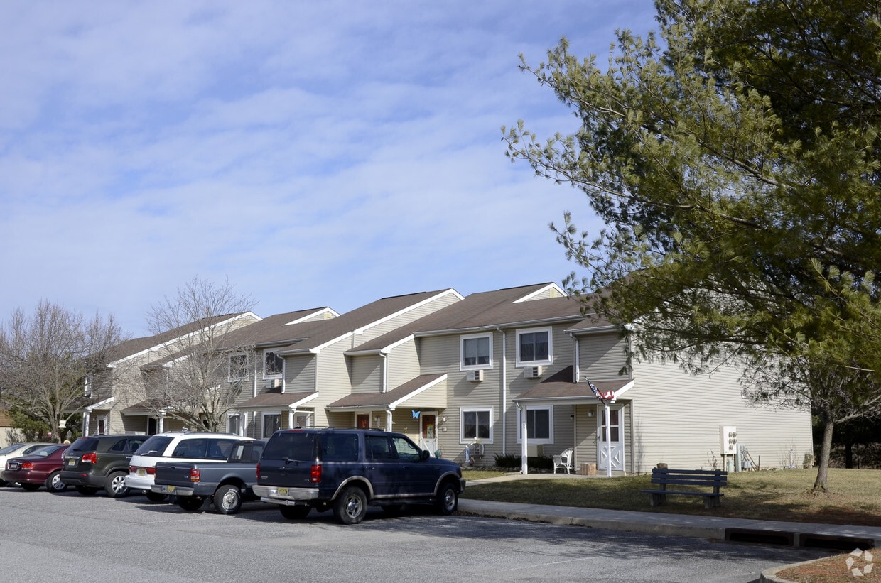 Primary Photo - Buena Terrace Apartments
