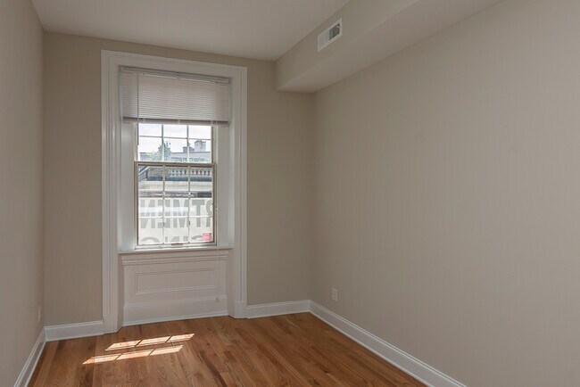 Building Photo - 1613 Spruce St