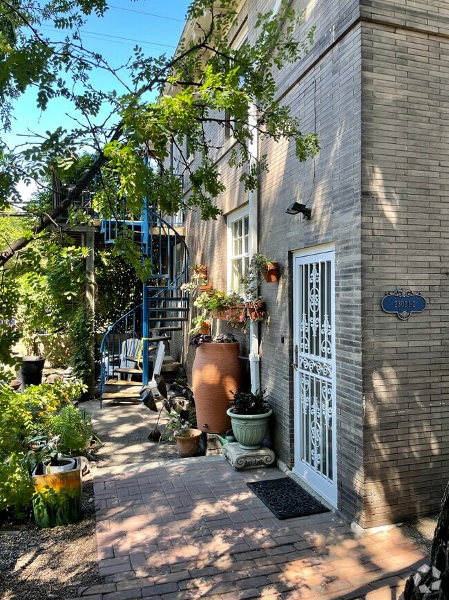 Building Photo - 2302 Blaisdell Ave