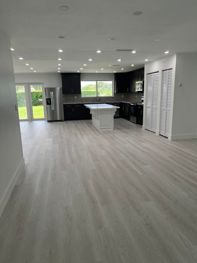 Foto del edificio - 4320 SW 57th Ave