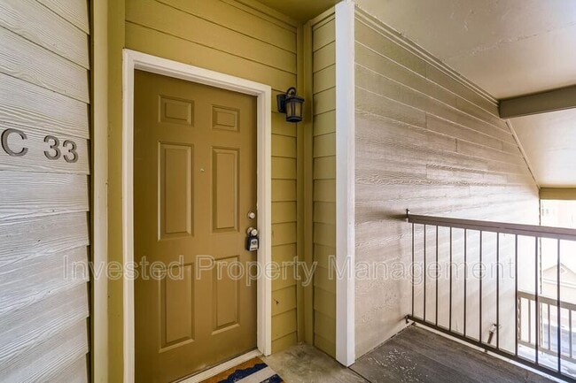 Building Photo - 6009 Castlegate Dr W