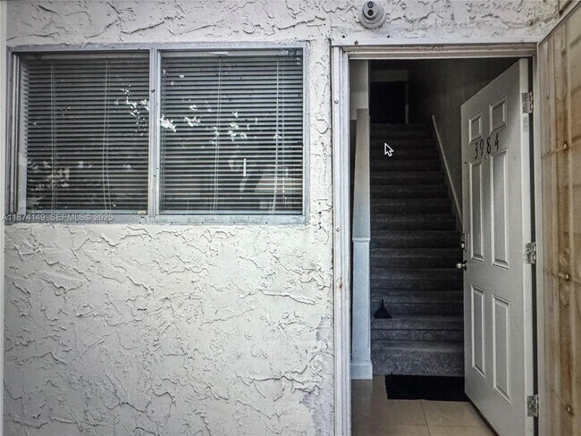 Foto del edificio - 3984 Crayrich Cir