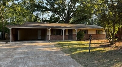 Building Photo - 1027 Woodville Dr