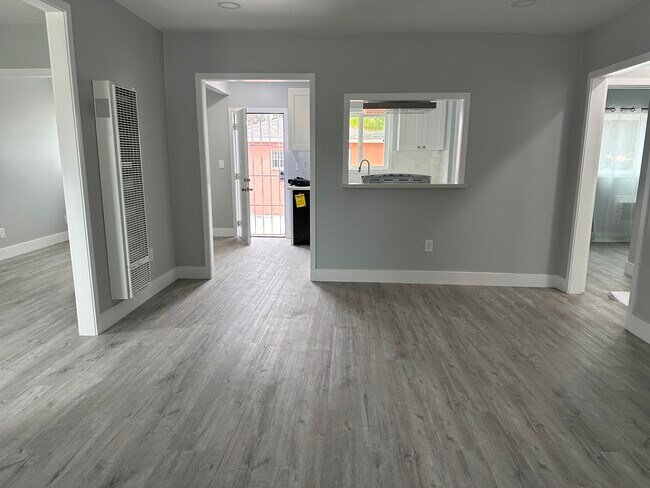 Foto del edificio - 6058 Fishburn Ave