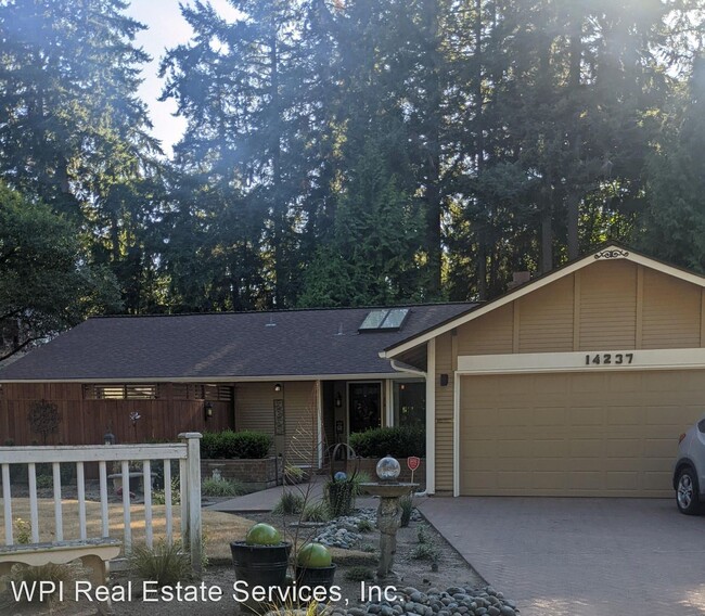 Foto del edificio - 4 br, 2 bath House - 14237 117th Ave. NE