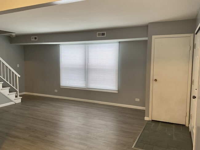 Foto del edificio - 1387 S Glen Cir