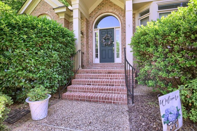 Foto del edificio - 5 Wildwood Ln