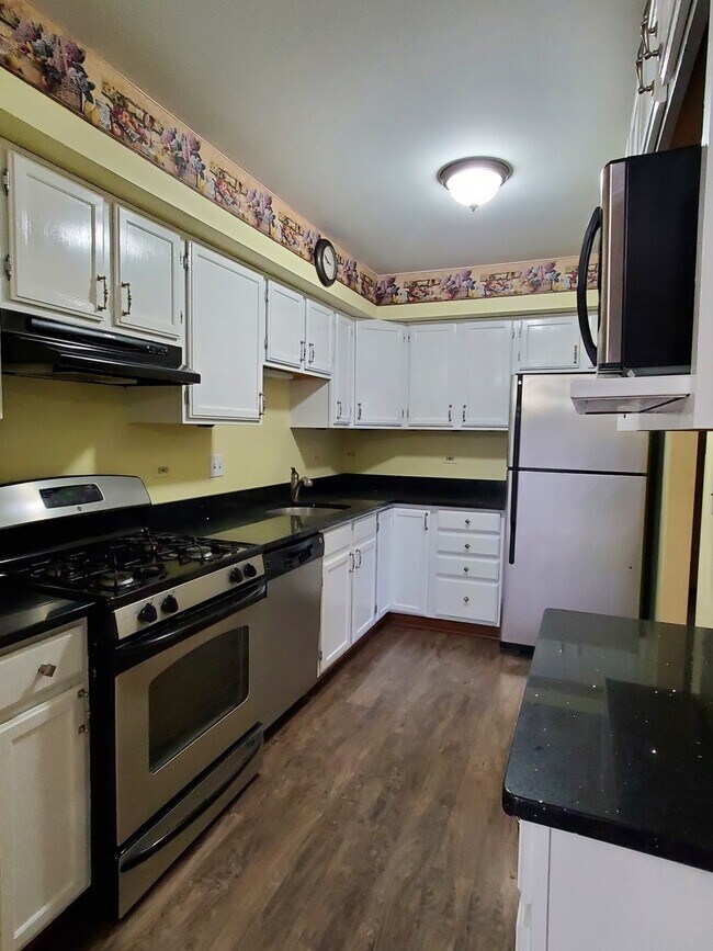 Foto del edificio - 1040 Greenwood Cir