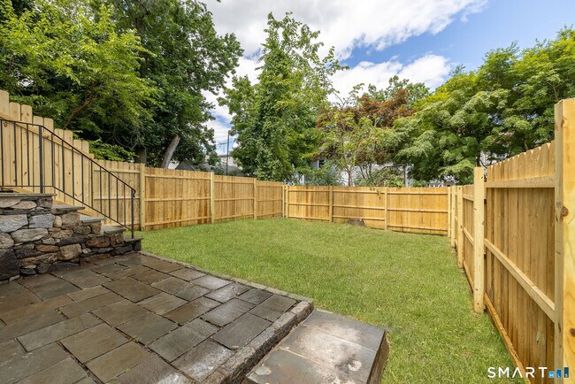 Building Photo - 7 Edgewood St