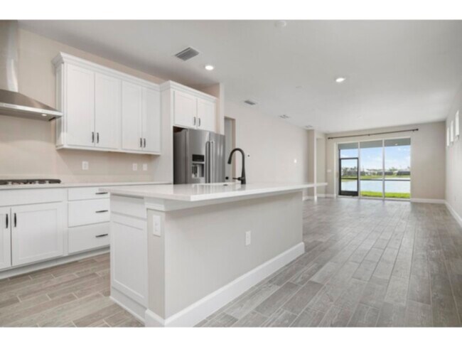 Foto del edificio - 9817 Bright Water Dr