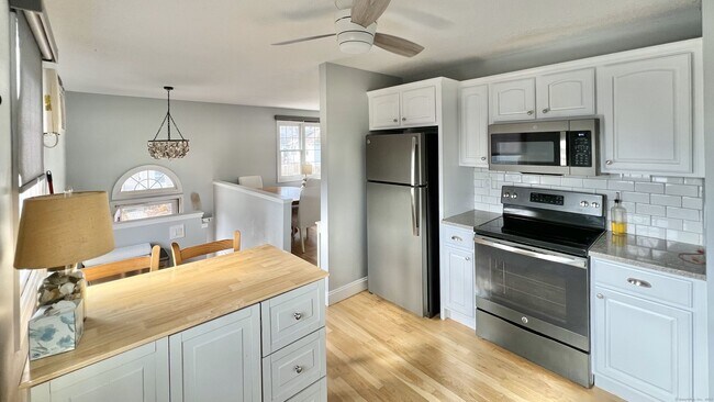Foto del edificio - 49 Fairwood Ave