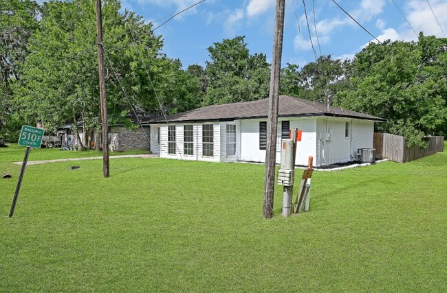 Building Photo - 20310 County Rd 510F