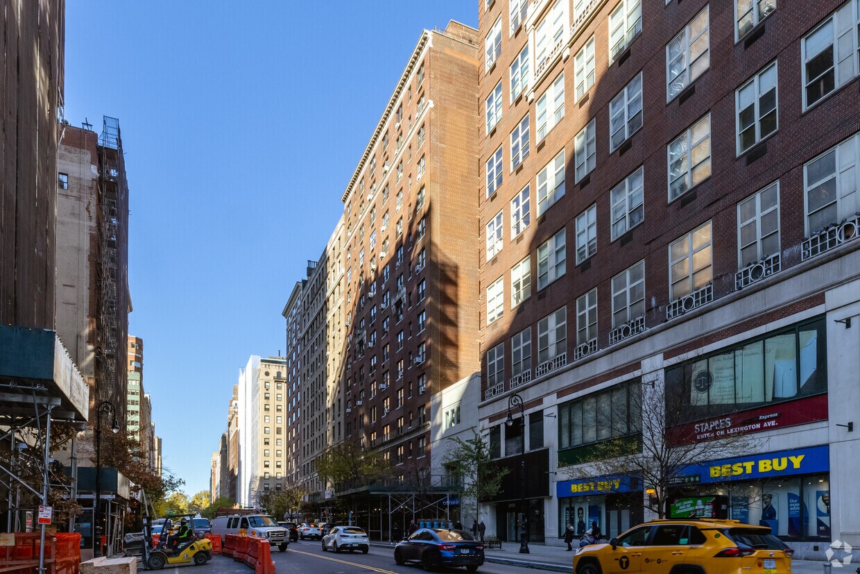 Primary Photo - 115 E 86th St