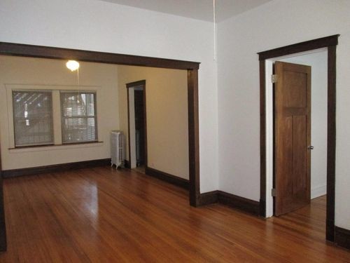 Primary Photo - 901 W Diversey Pky