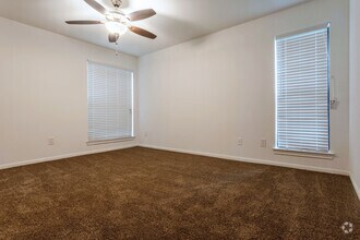 Bedroom - Kingwood Lakes