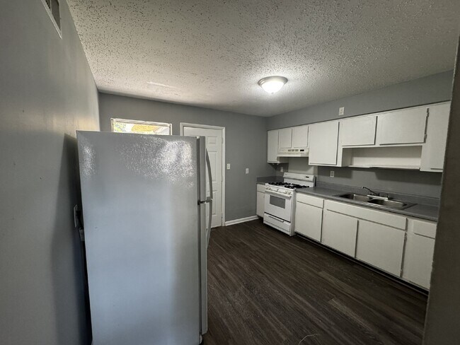 Foto del edificio - Duplex For Rent