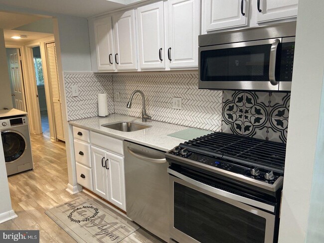 Foto del edificio - 5537 Green Mountain Cir