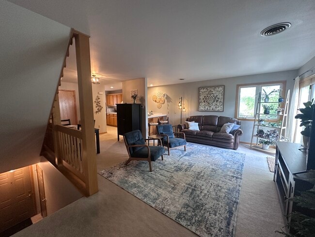 Building Photo - 442 Meadowridge Cir