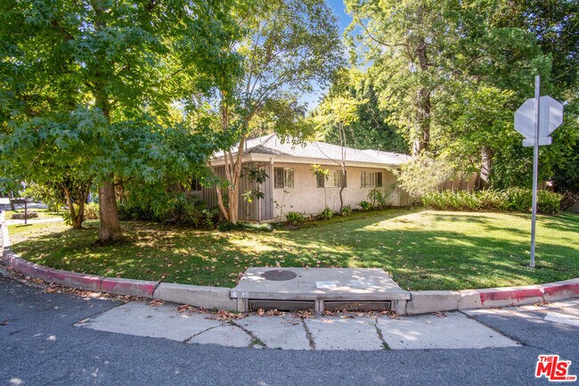 Foto del edificio - 11410 Canton Dr