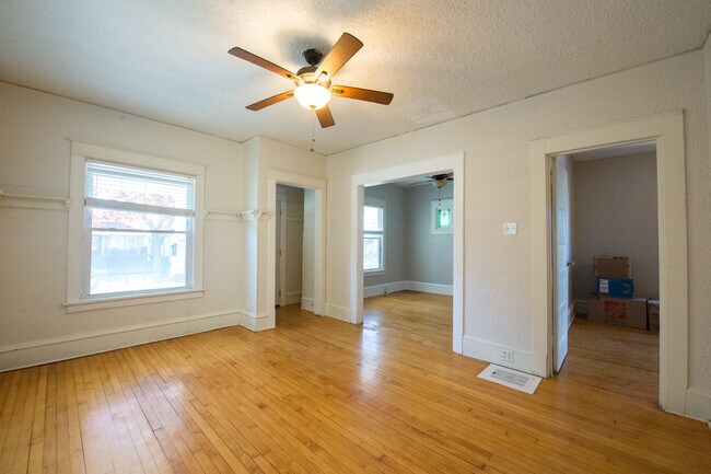 Foto del edificio - 3410 N Booth St