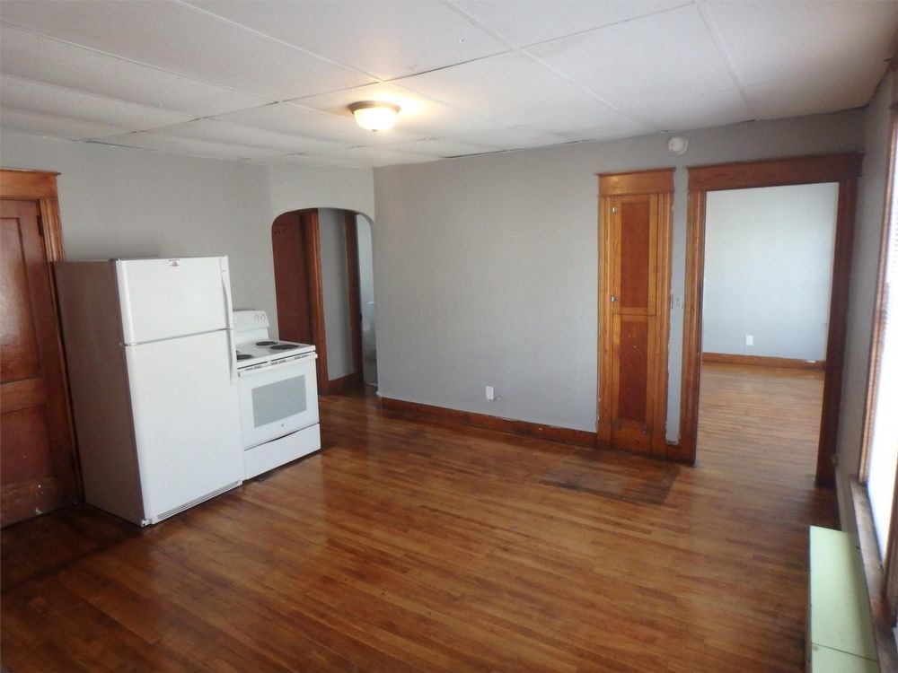 Primary Photo - 143 Bartlett St - 2
