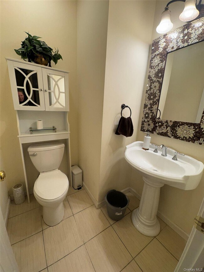 Foto del edificio - 28 Hidden Creek Blvd