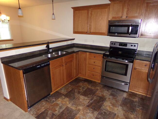 Building Photo - BCR Beautiful 2 level Townhome in NW Lincoln