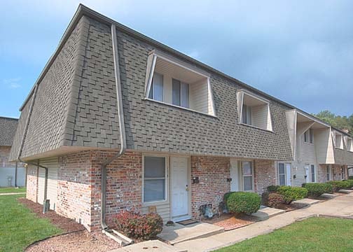 Building Photo - Whispering Pines Townhomes