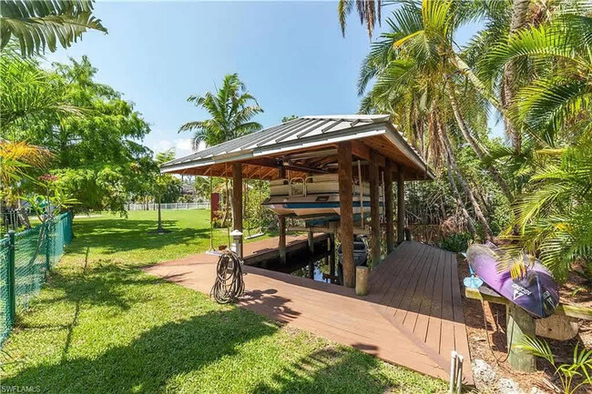 Foto del edificio - 7146 Congdon Rd