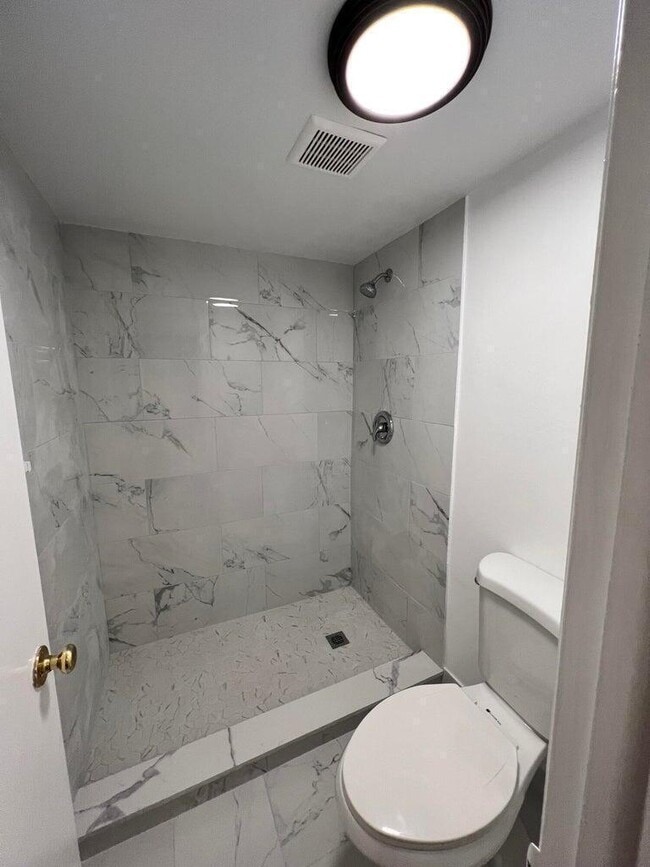 Foto del edificio - 6454 Red Pine Ln